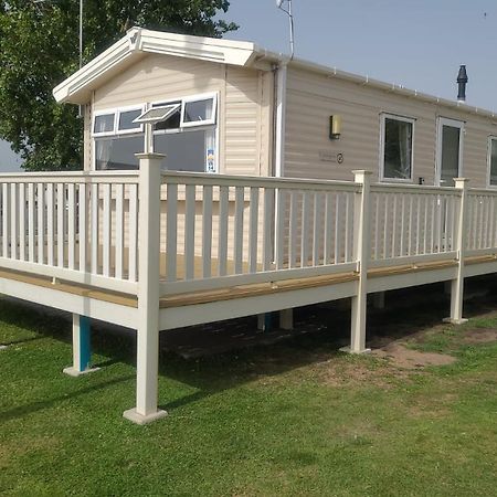 8 Bed Sun Decked Caravan Unlimited High Speed Wifi And Fun At Seawick Holiday Park Clacton-on-Sea Ngoại thất bức ảnh