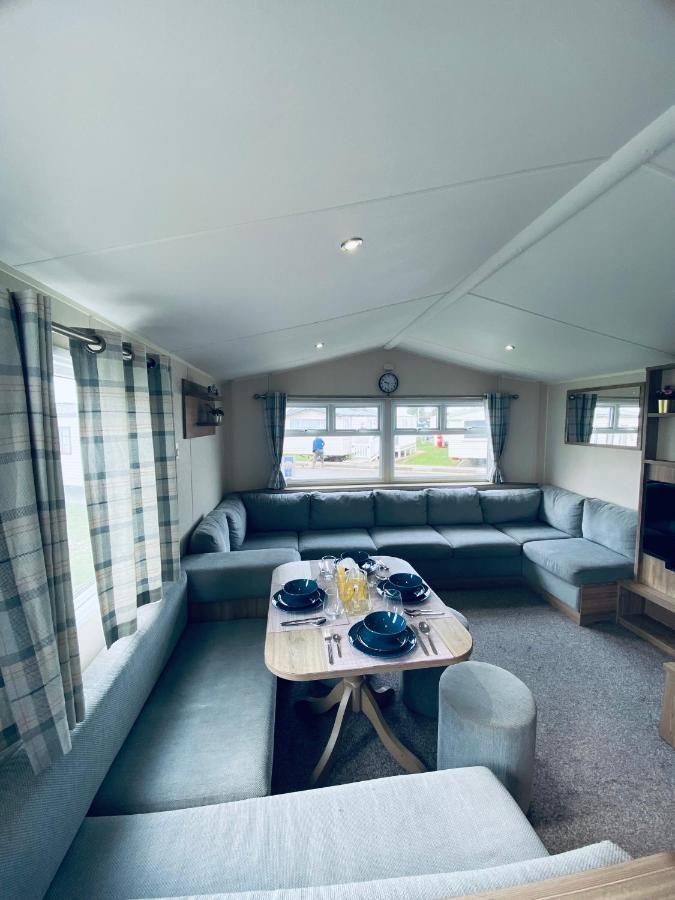 8 Bed Sun Decked Caravan Unlimited High Speed Wifi And Fun At Seawick Holiday Park Clacton-on-Sea Ngoại thất bức ảnh