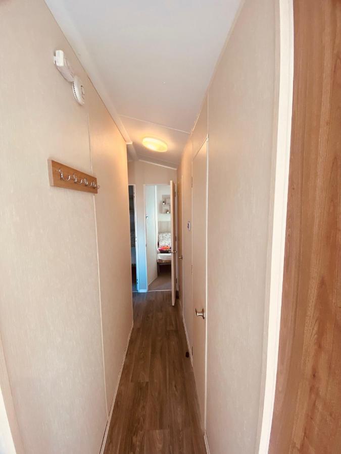 8 Bed Sun Decked Caravan Unlimited High Speed Wifi And Fun At Seawick Holiday Park Clacton-on-Sea Ngoại thất bức ảnh