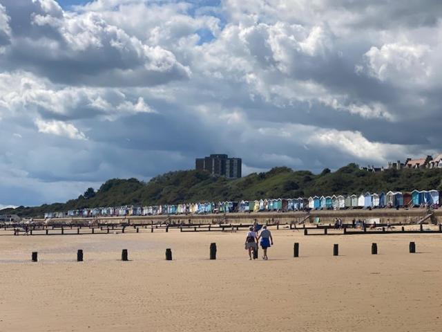 8 Bed Sun Decked Caravan Unlimited High Speed Wifi And Fun At Seawick Holiday Park Clacton-on-Sea Ngoại thất bức ảnh